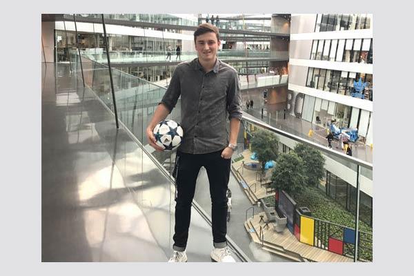 Alles rund um Fußball: Praktikum bei adidas - ISM