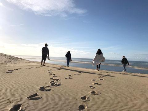 Einer ihrer Ausflüge führte Hannah zur Dune du Pilat, Europas höchster Wanderdüne. Einer ihrer Ausflüge führte Hannah zur Dune du Pilat, Europas höchster Wanderdüne.
