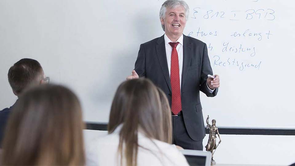 Wirtschaftsrecht Studium an der ISM studieren
