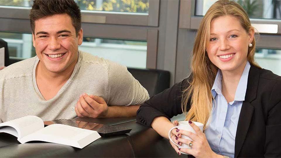 Duales Studium Logistik an der ISM studieren
