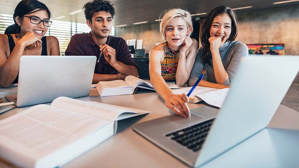 Business Law an der ISM studieren